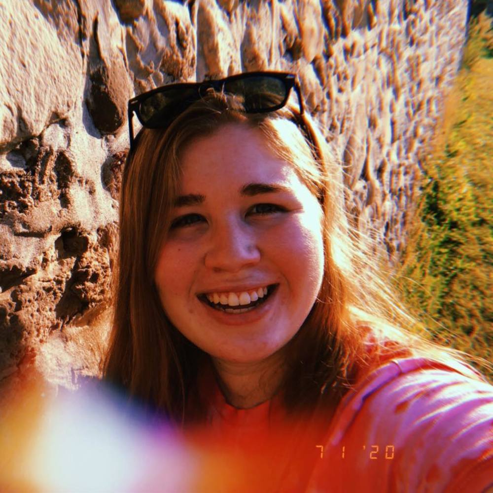 Meet your Posher, Danielle